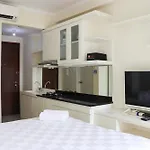 Homey And Nice Studio At Signature Park Grande Apartment By Travelio